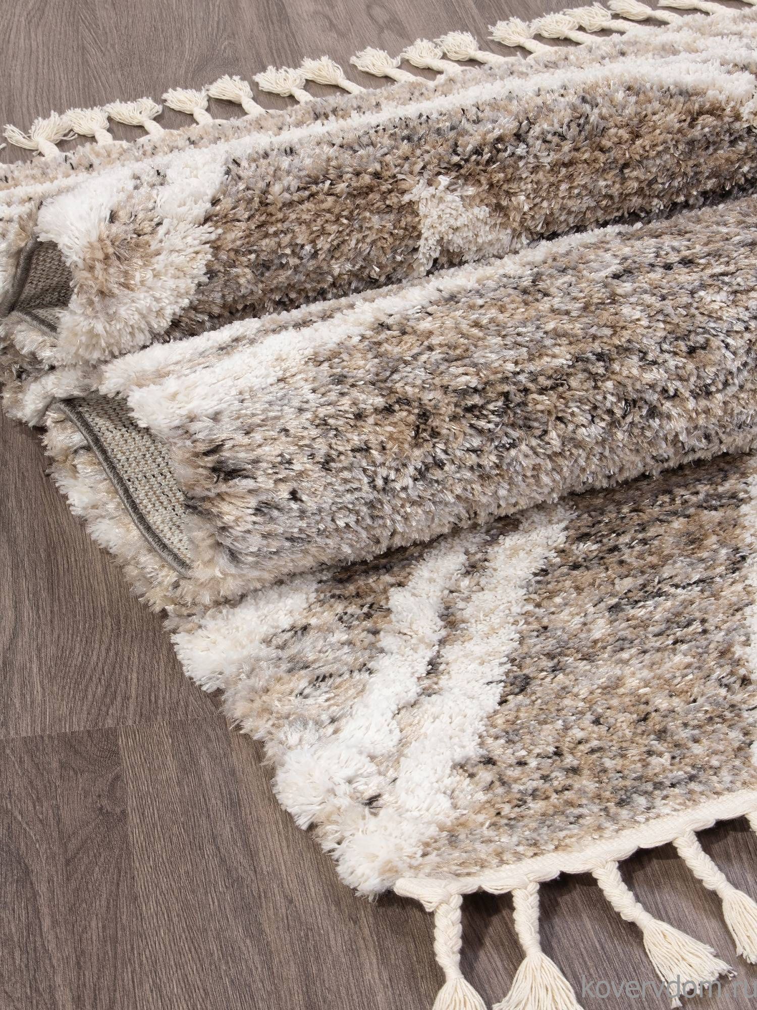 Ковер UVITA 37342 070 BEIGE Ковер UVITA 37342 070 BEIGE